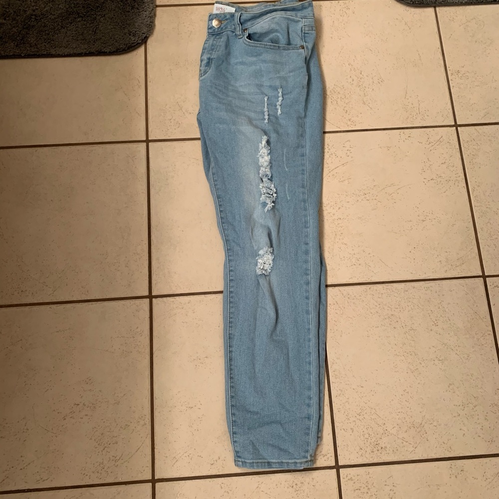 1826 light washes distressed jeans
